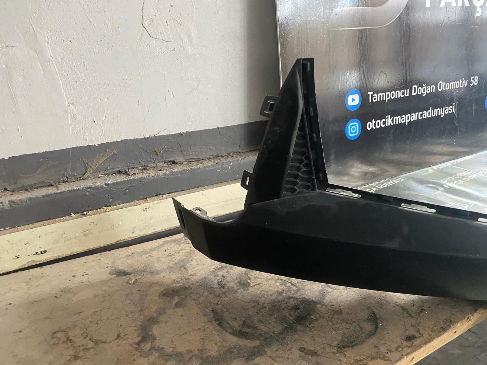 TOYOTA C-HR �N TAMPON SPOYLER�